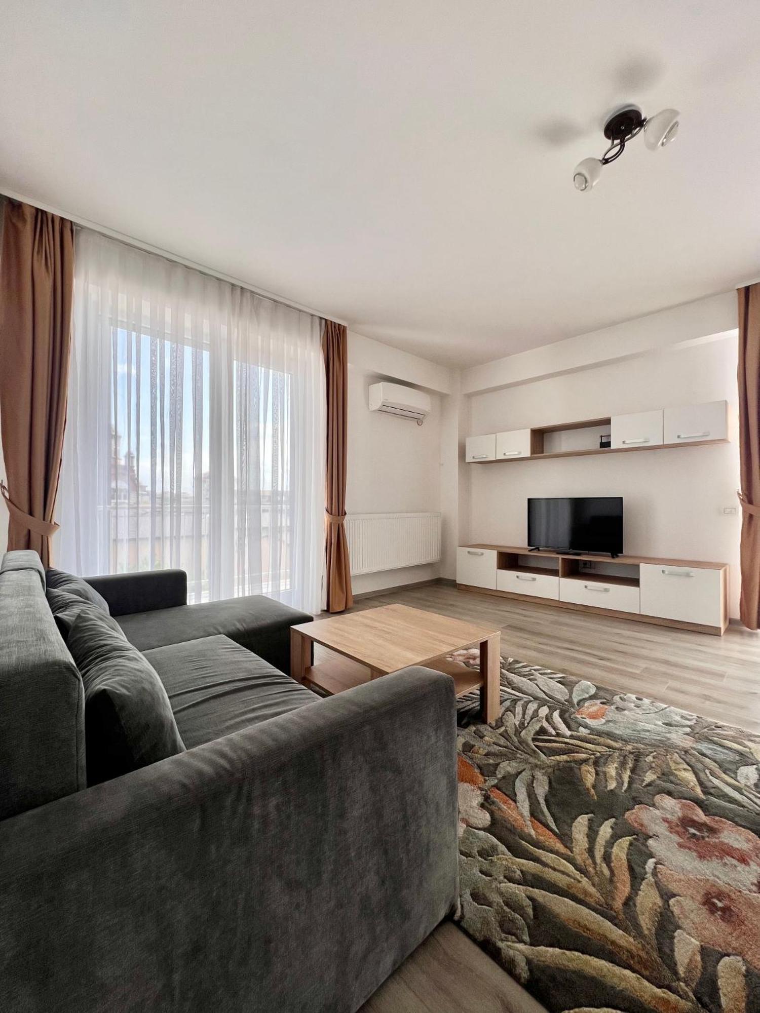 Ferienwohnung Apartament Madeira Oradea Exterior foto